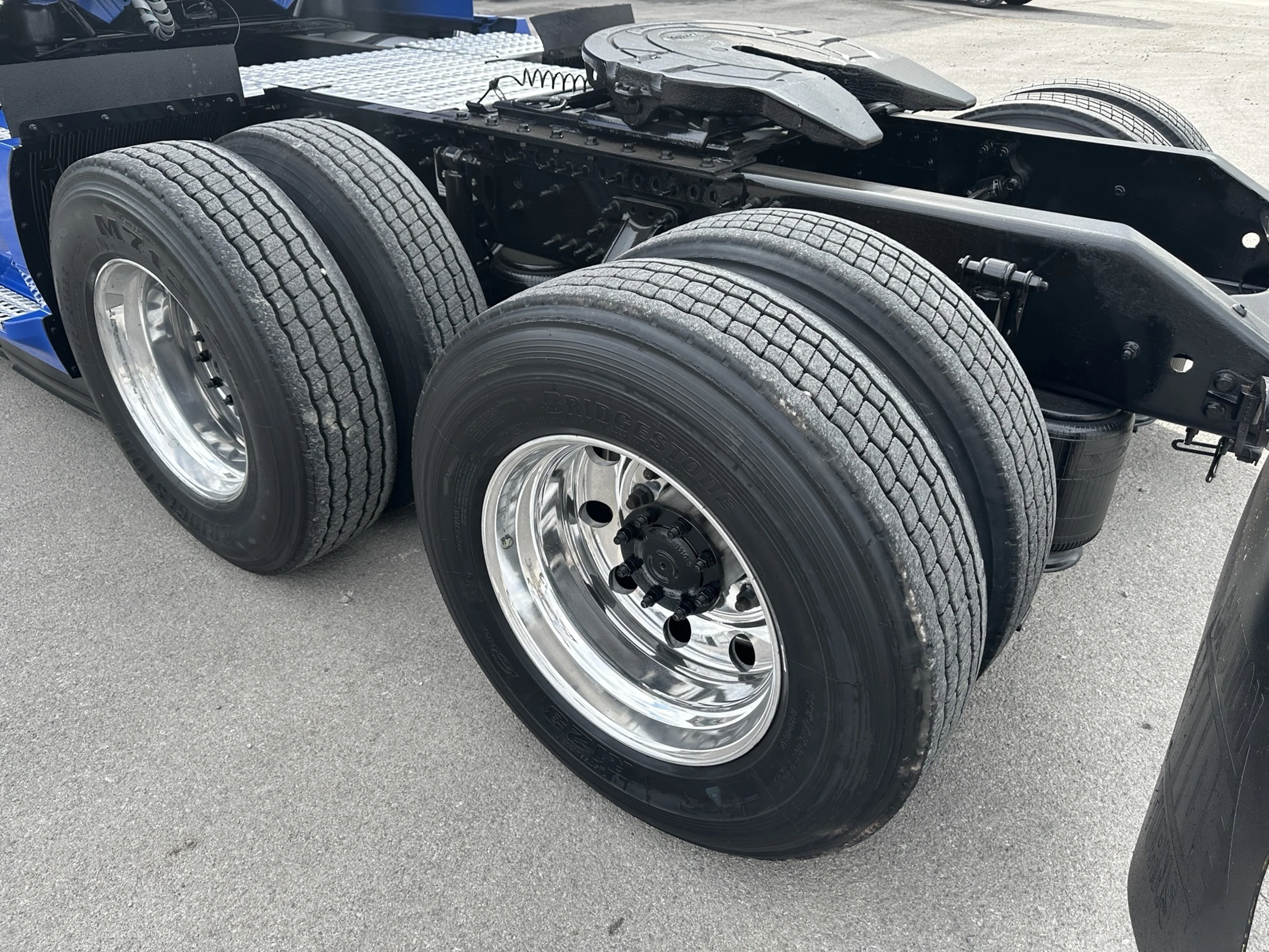 2022 Volvo VNL 860 in LA VERGNE, KY — photo 6