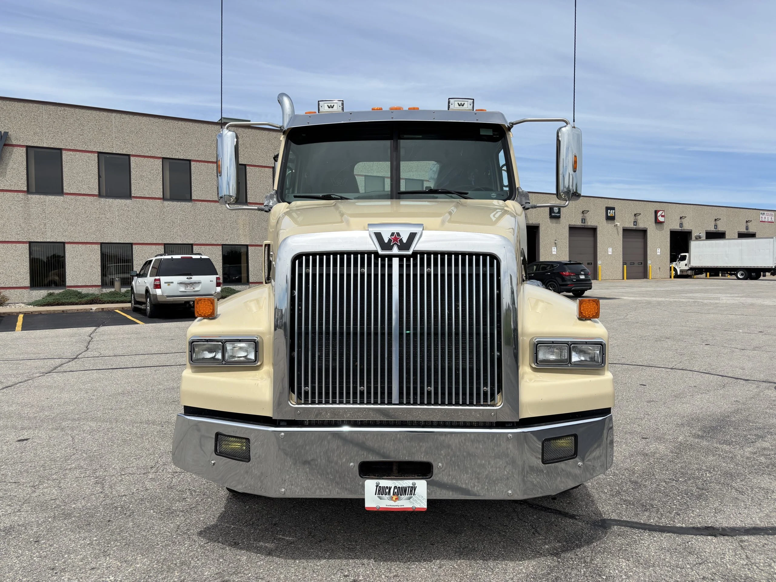 2020 Western Star 4900 in Dubuque, IA — photo 2