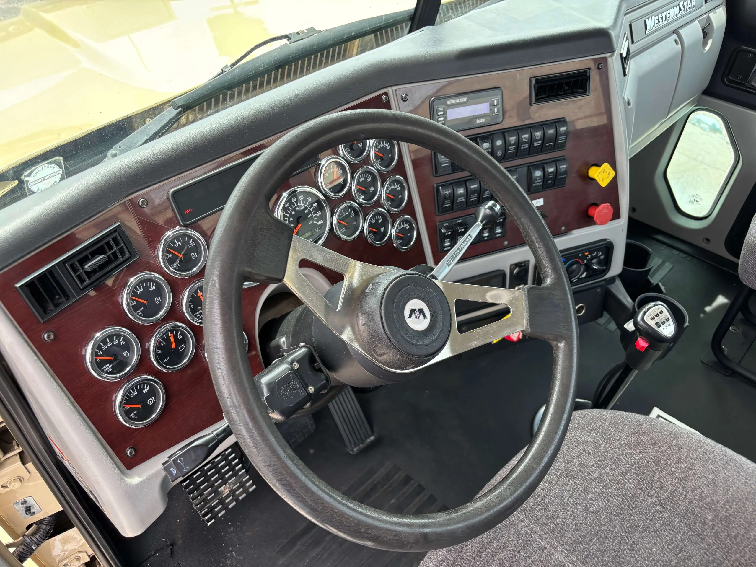 2020 Western Star 4900 in Dubuque, IA — photo 4