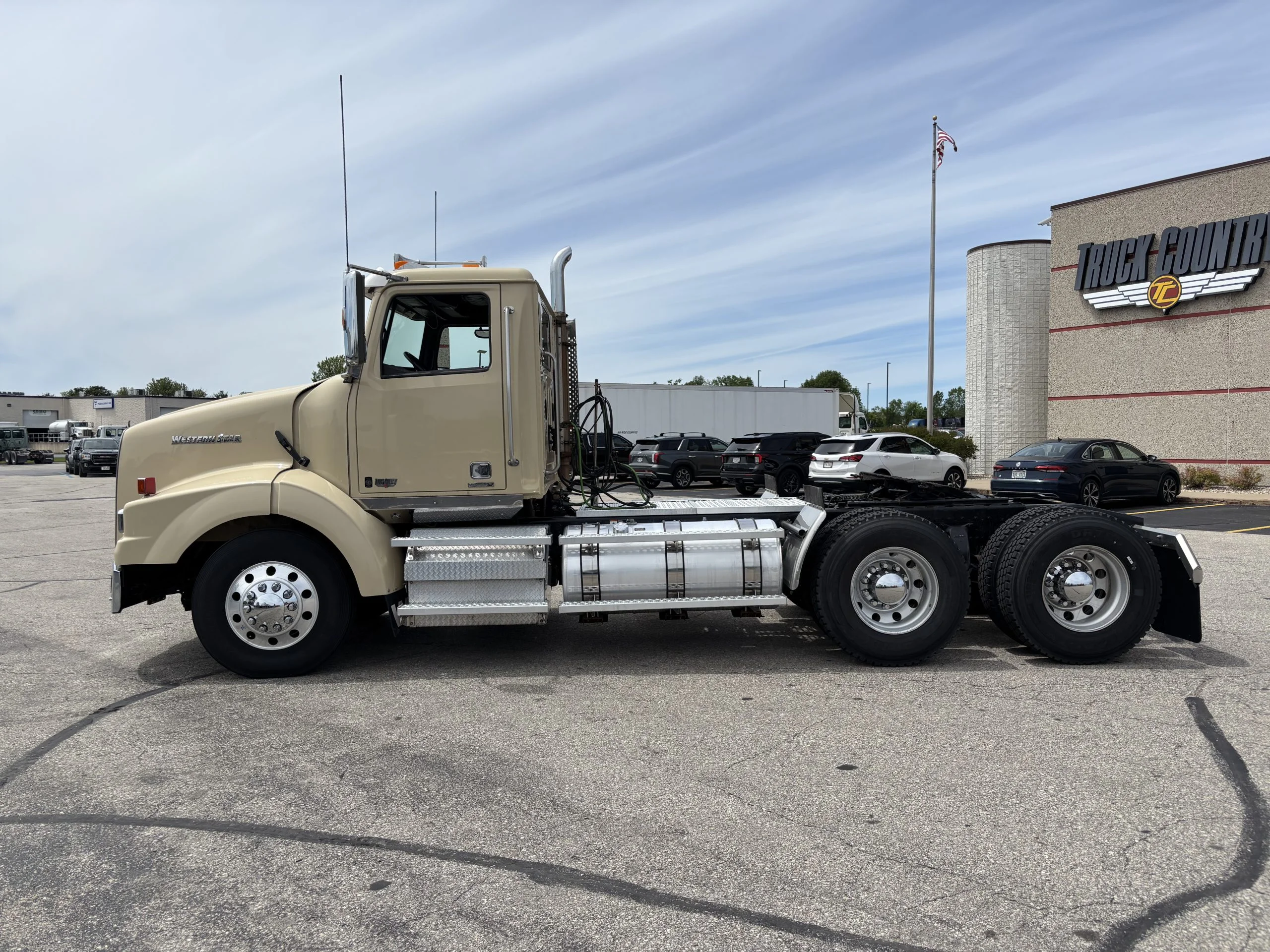 2020 Western Star 4900 in Dubuque, IA — photo 5