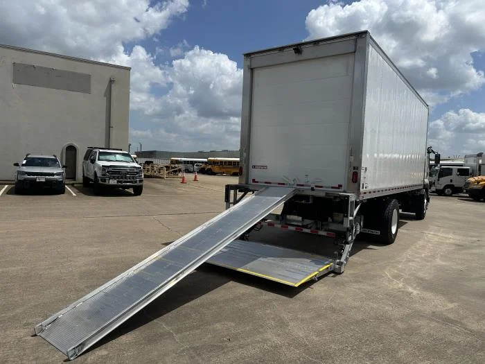 2026 Isuzu FTR — photo 10