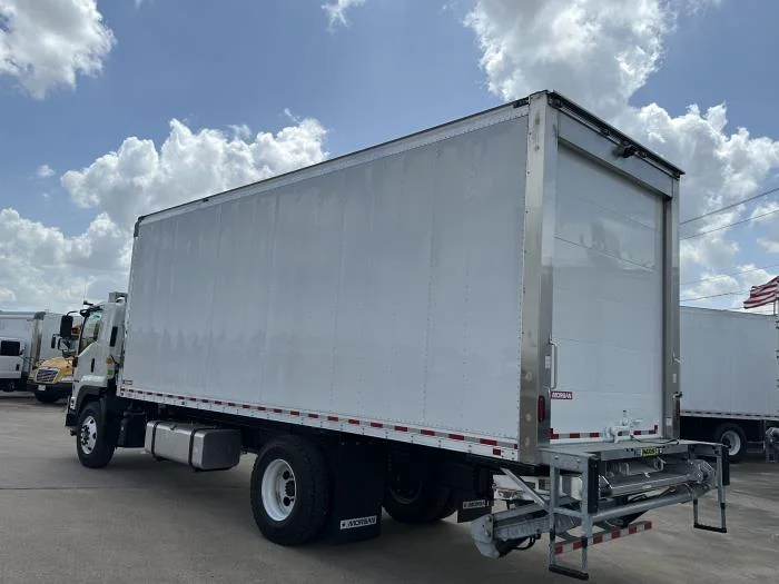 2026 Isuzu FTR — photo 18