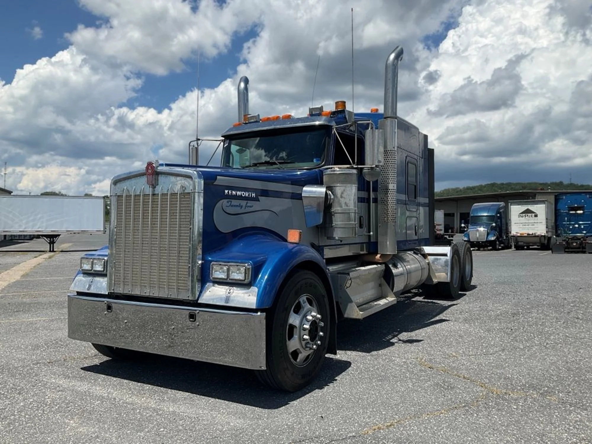 2024 Kenworth W900