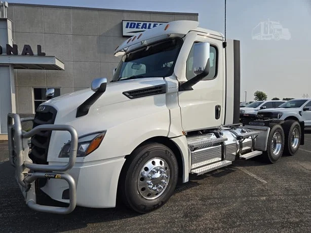 2023 Freightliner Cascadia