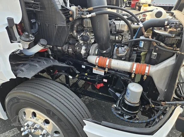 2023 Freightliner Cascadia in MN — photo 13