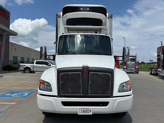 2024 Kenworth T380 in Omaha, NE — photo 11