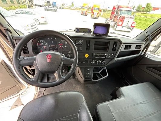 2024 Kenworth T380 in Omaha, NE — photo 3