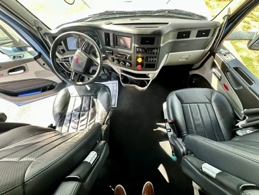 2023 Peterbilt 579 in Springdale, AR — photo 19