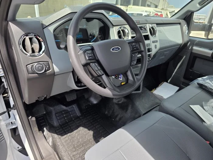 2027 Ford F-750 — photo 11