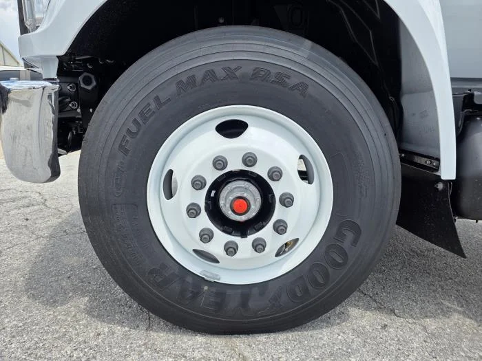 2027 Ford F-750 — photo 8
