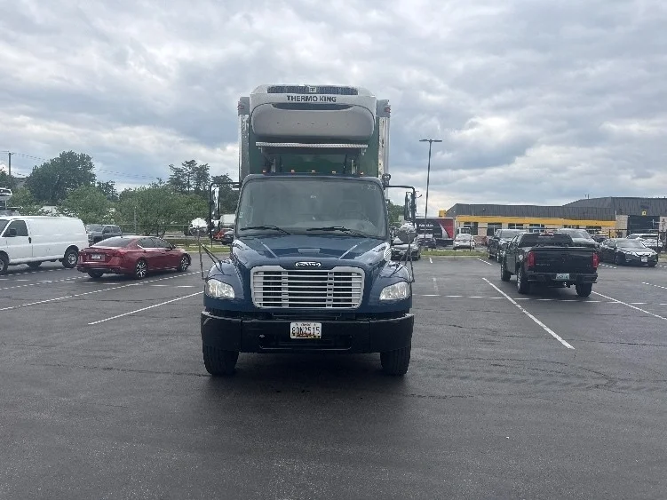 2019 Freightliner eM2 in Jessup, MD — photo 2