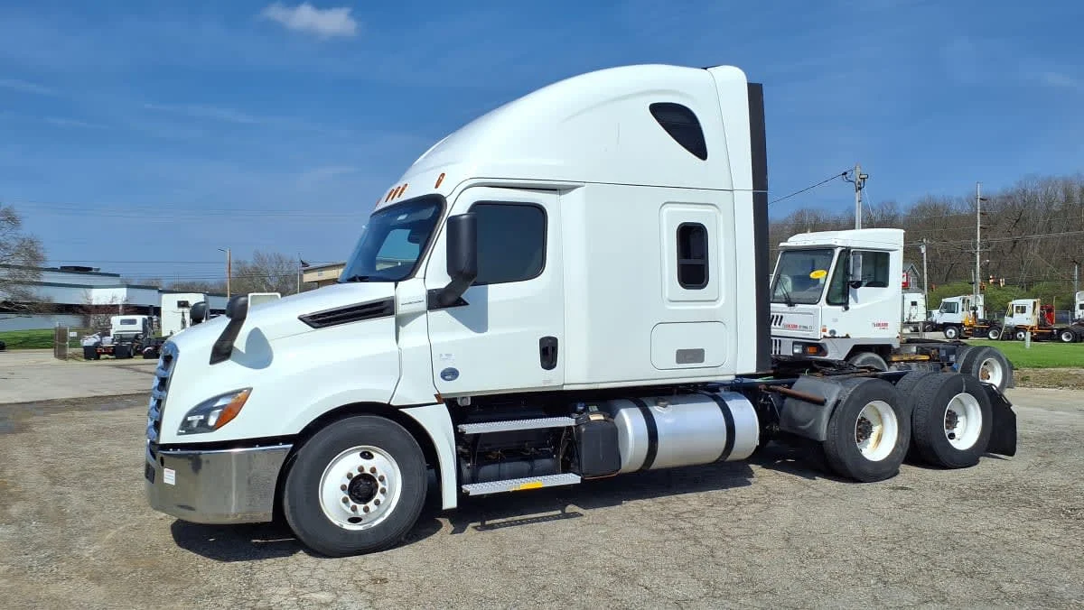 2020 Freightliner Cascadia in West Chester, OH