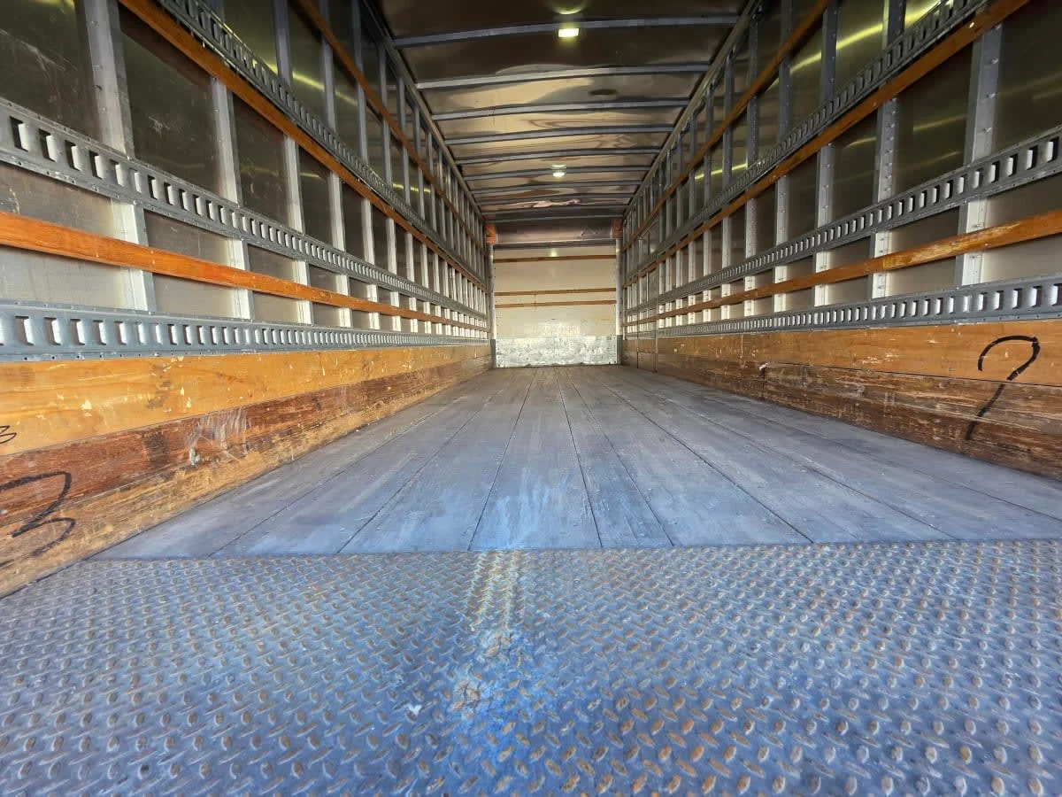 2019 International 4300 - image 8