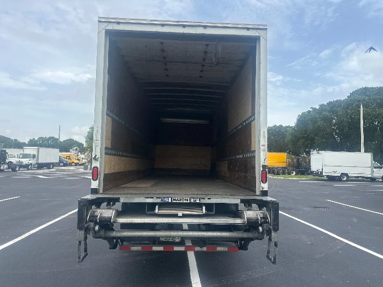 2020 Hino 268 in Medley, FL — photo 8