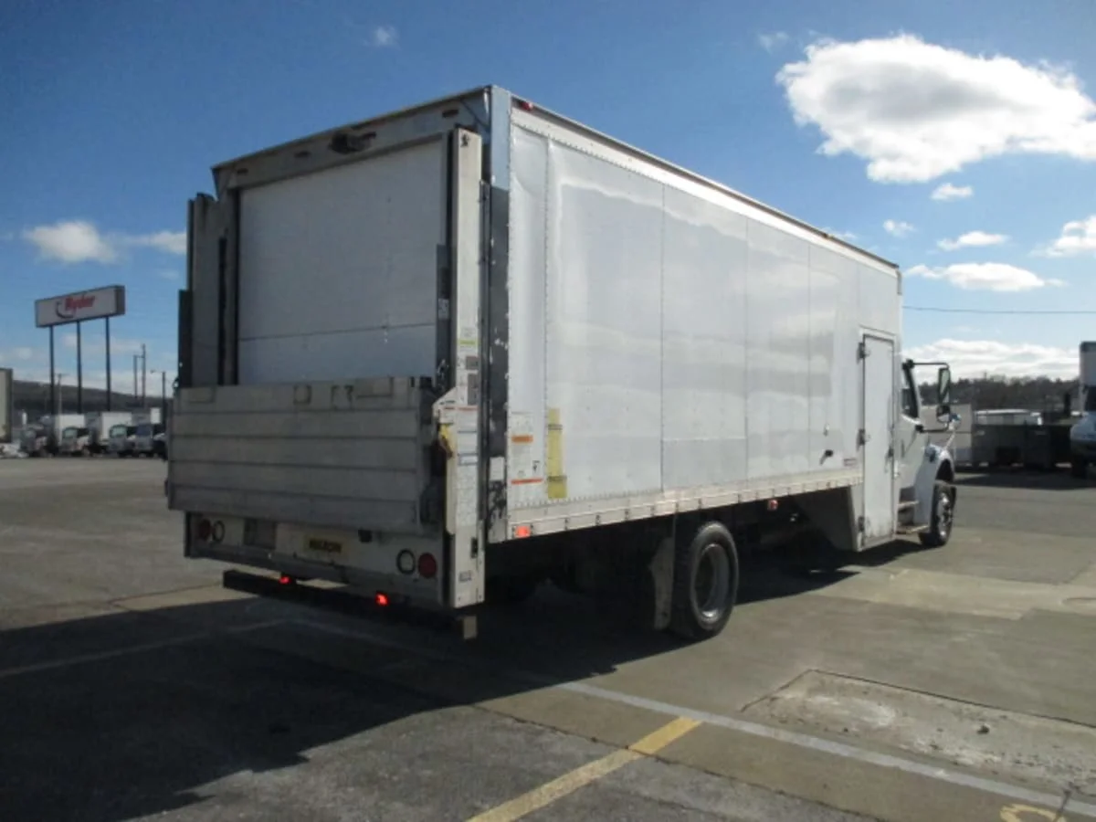 2015 Freightliner M2 106 in Allentown, PA — photo 4