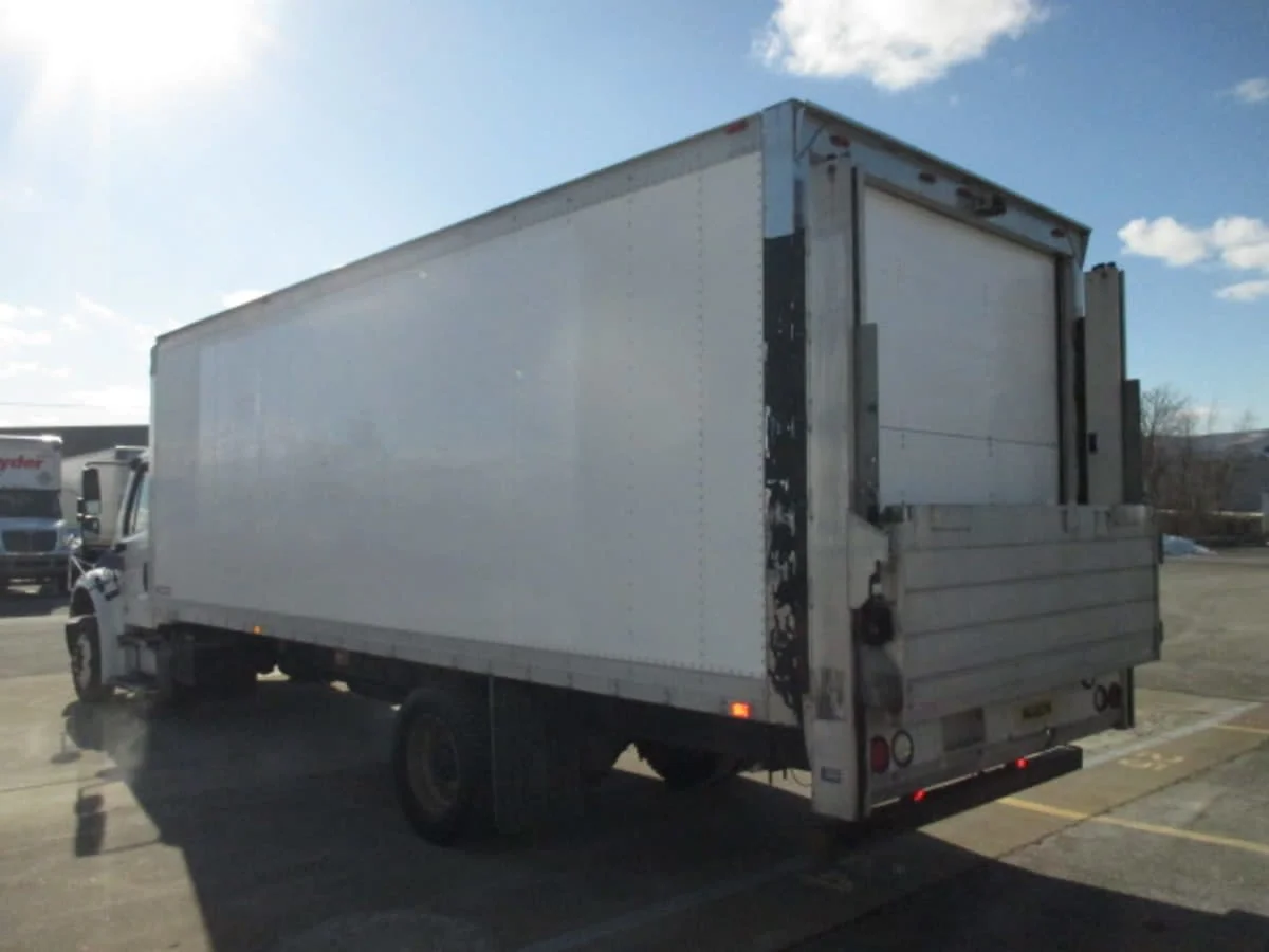 2015 Freightliner M2 106 in Allentown, PA — photo 6