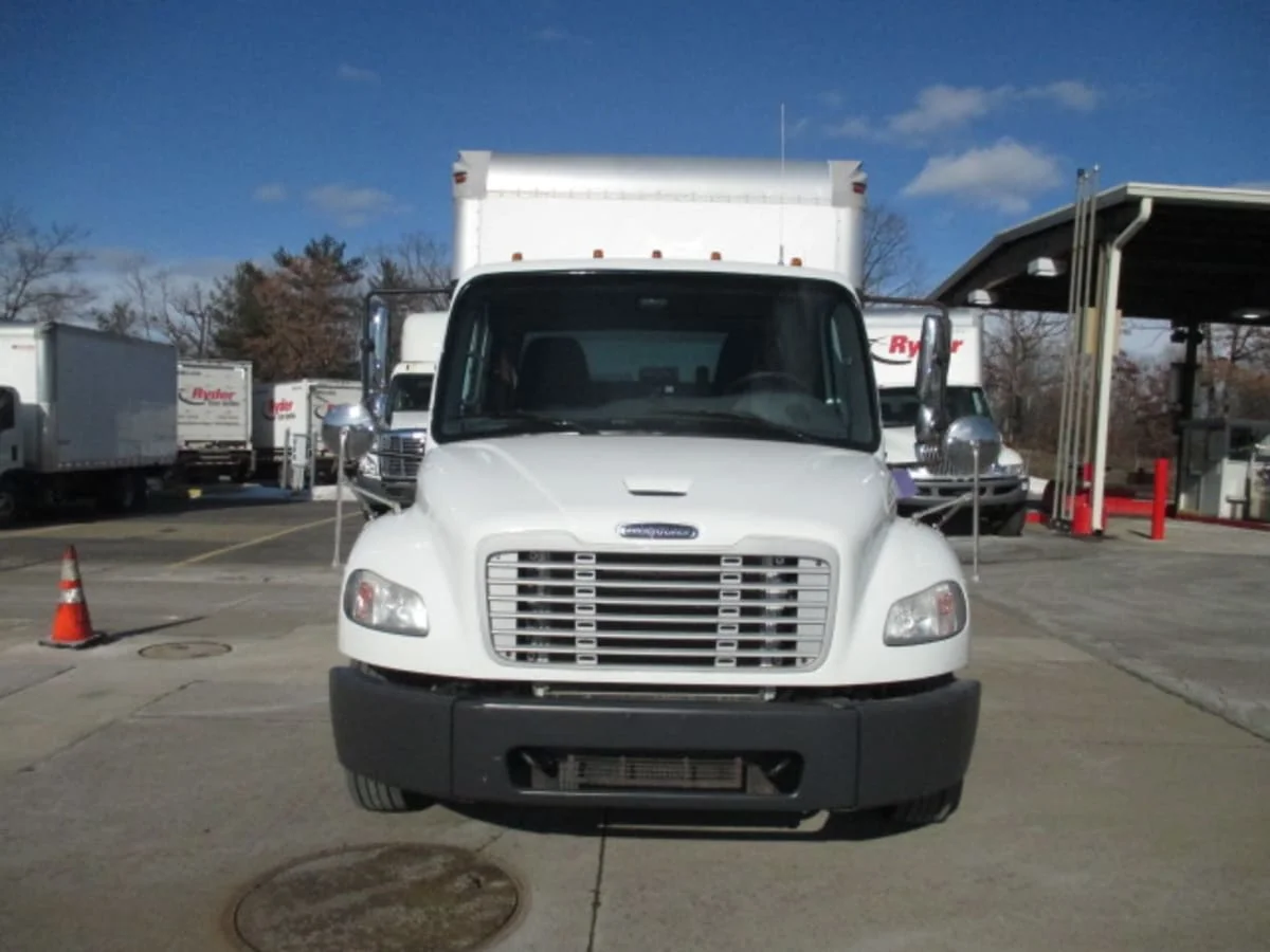 2015 Freightliner M2 106 in Allentown, PA — photo 2