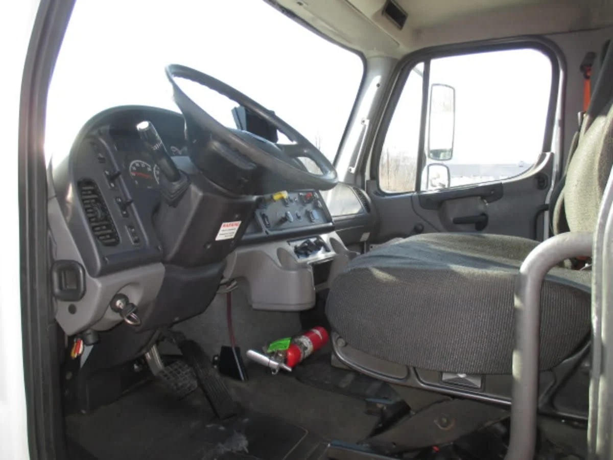 2015 Freightliner M2 106 in Allentown, PA — photo 13