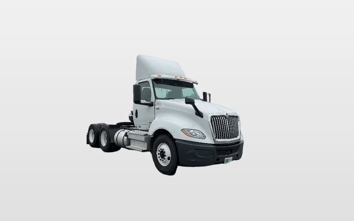 2019 International LT - image 1