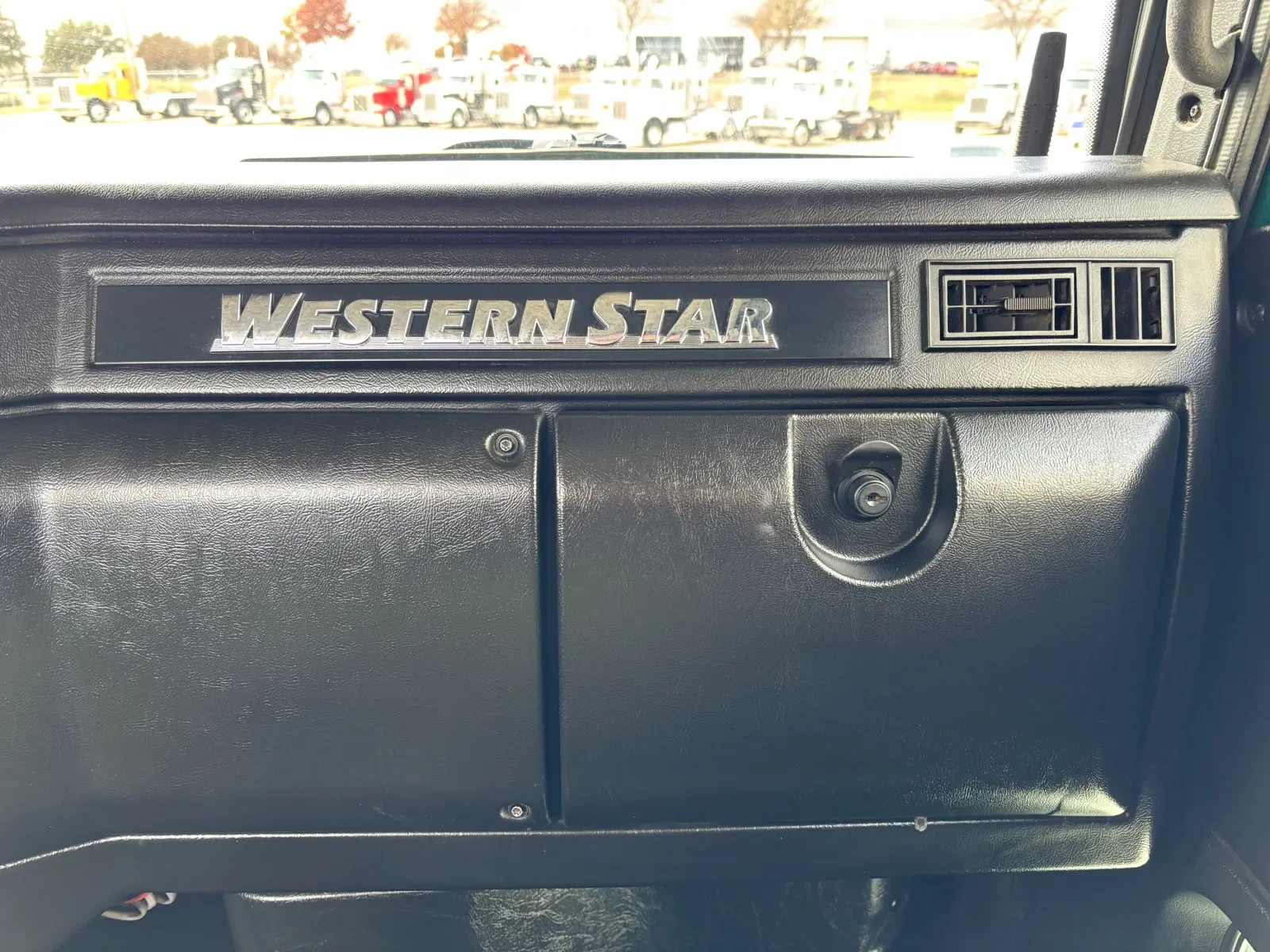 2022 Western Star 4900 - image 18