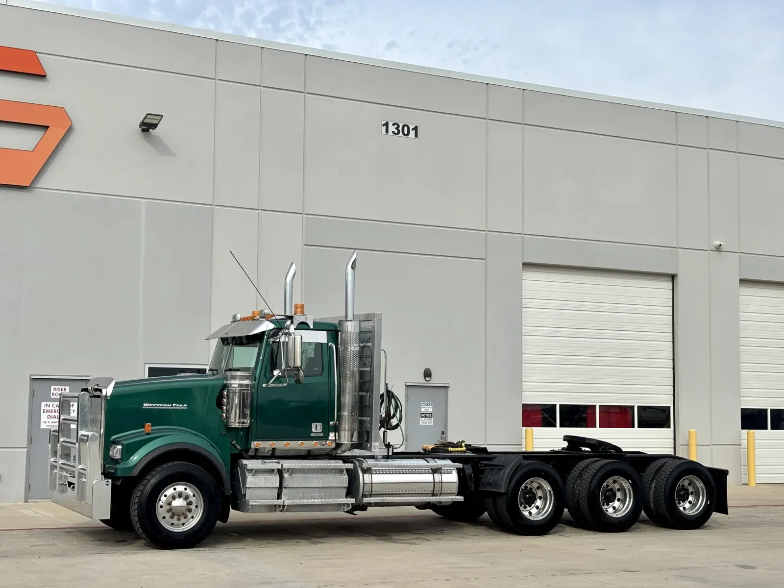 2022 Western Star 4900 - image 2