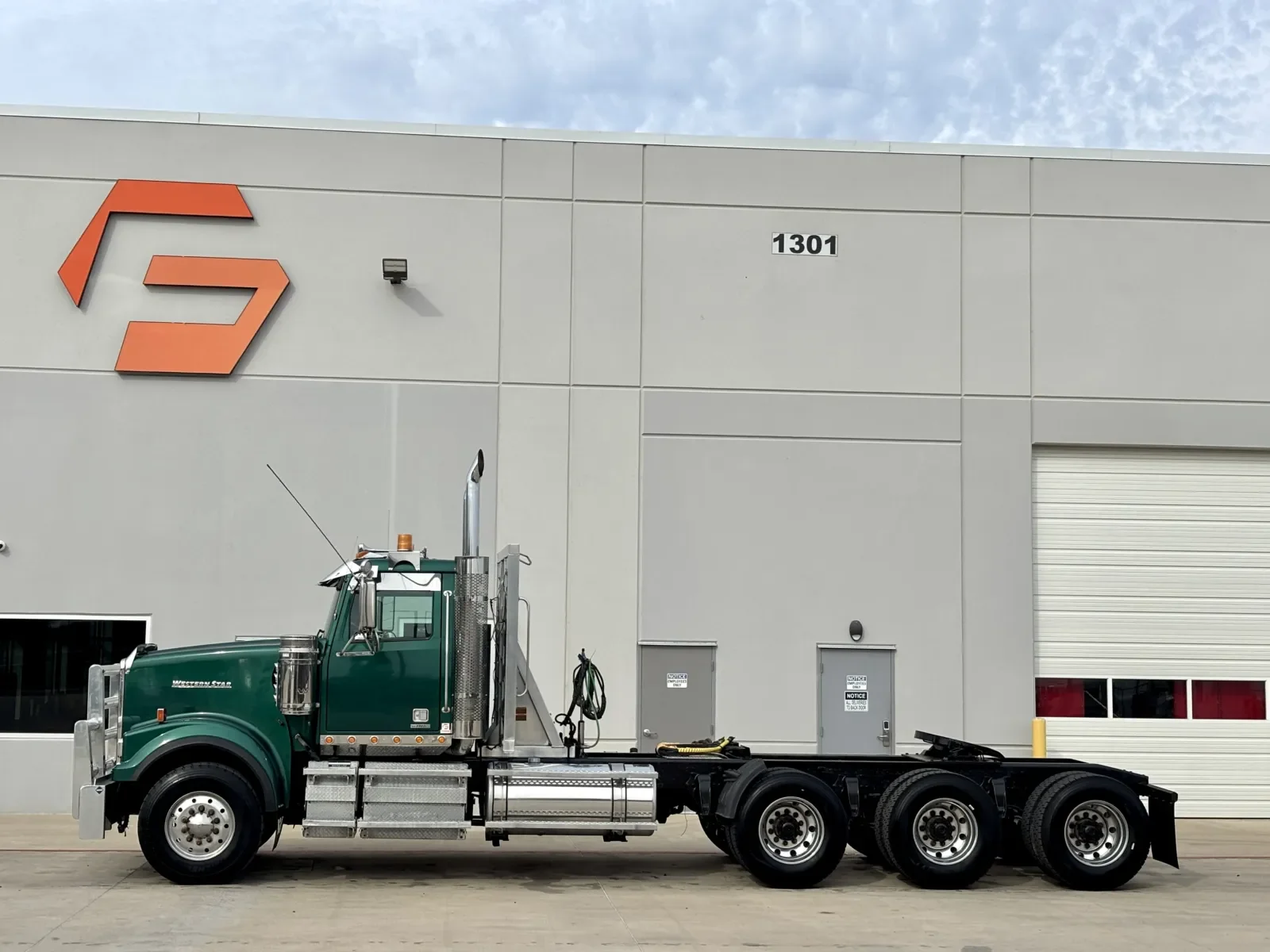 2022 Western Star 4900 in Hutchins, TX — photo 4