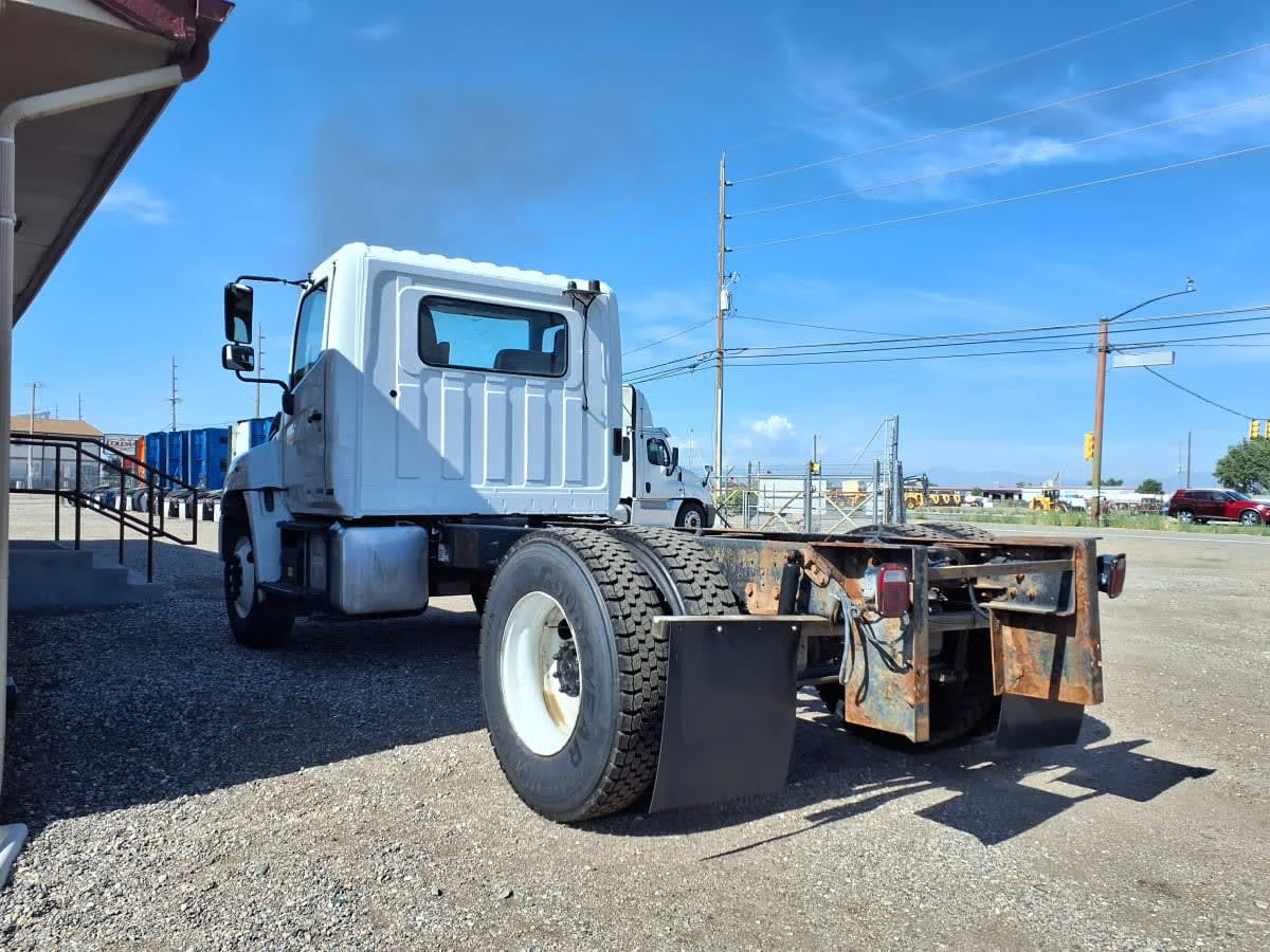 2017 Hino 268 in Commerce City, CO — photo 6