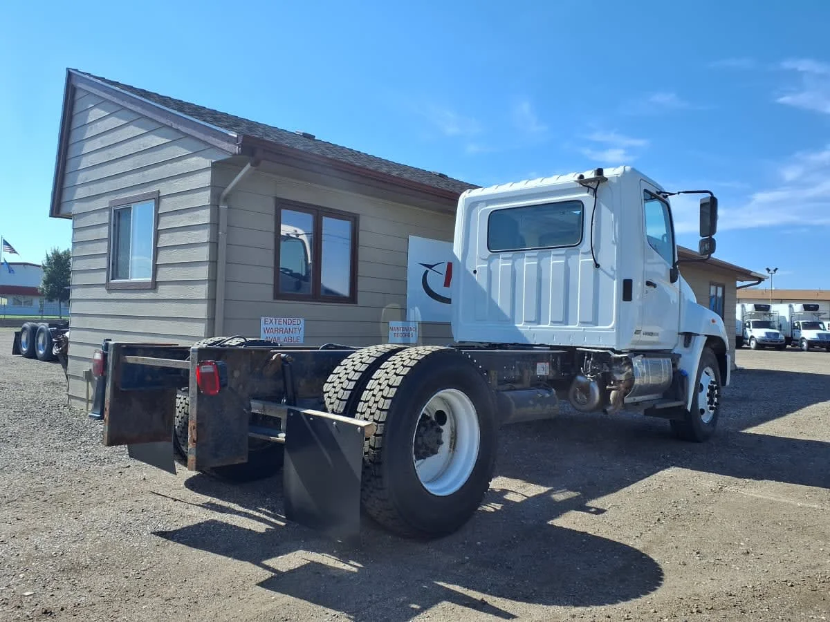 2017 Hino 268 in Commerce City, CO — photo 4