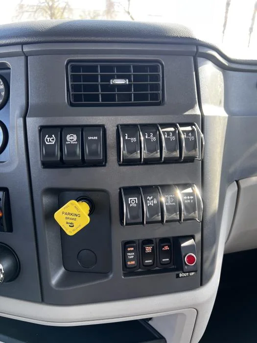 2026 Peterbilt 567 - image 17