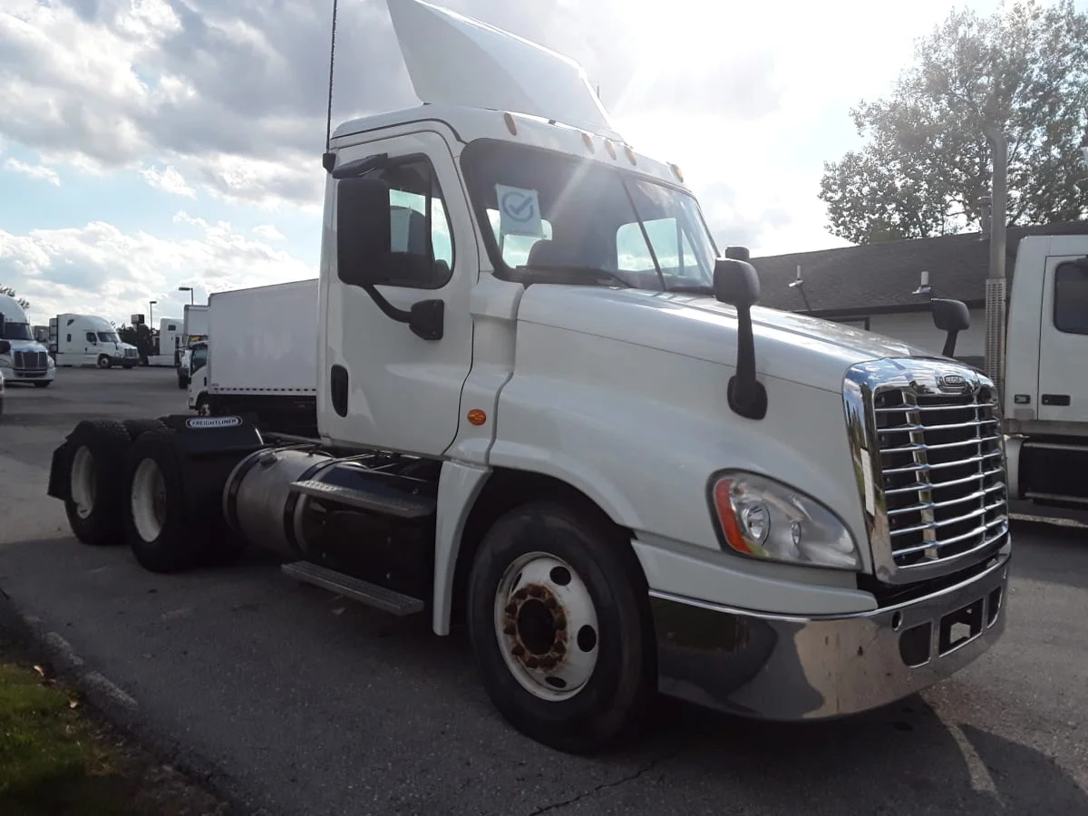 2017 Freightliner Cascadia in O'fallon, MO — photo 3