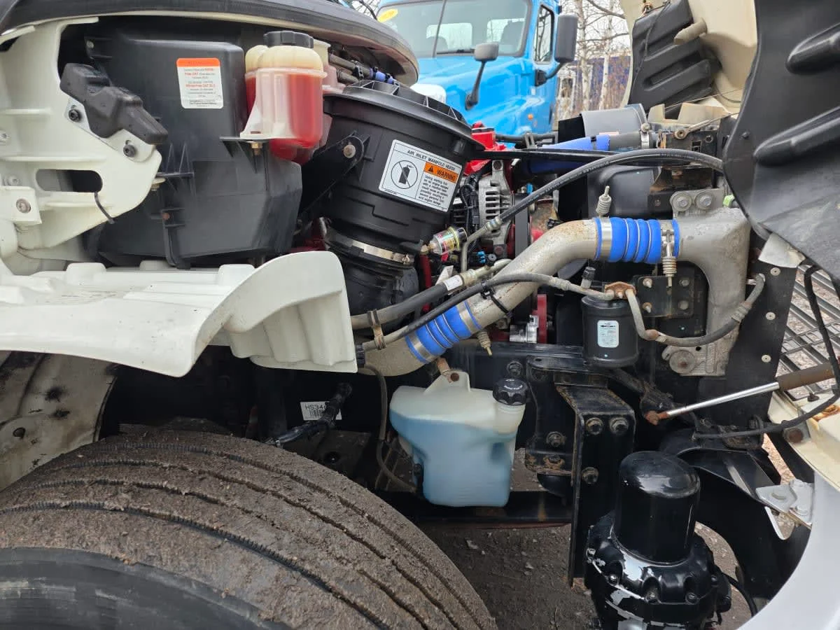 2016 Freightliner M2 106 - image 10