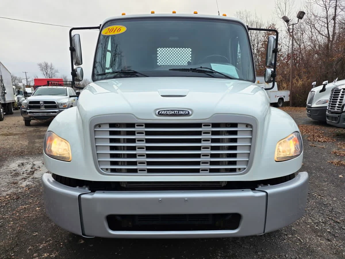 2016 Freightliner M2 106 - image 2