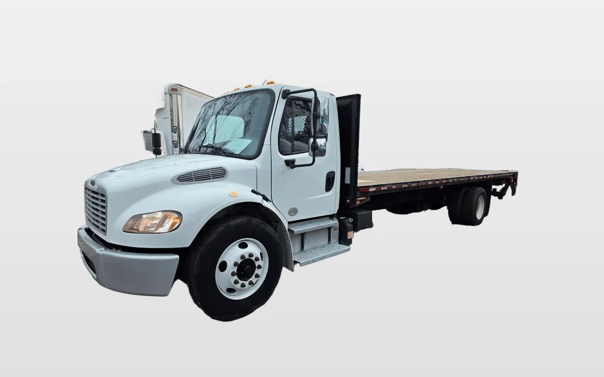 2016 Freightliner M2 106 - image 1