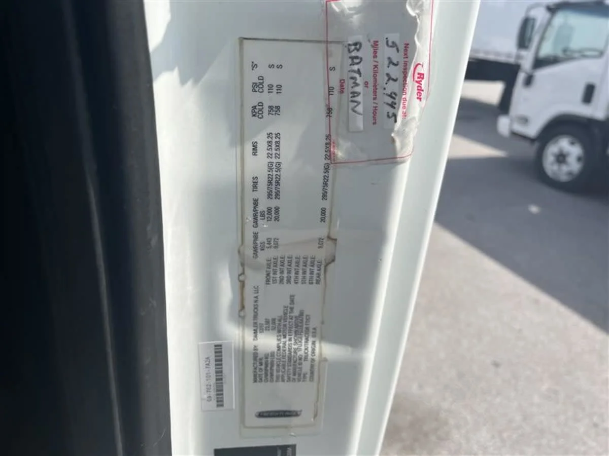 2018 Freightliner Cascadia - image 10