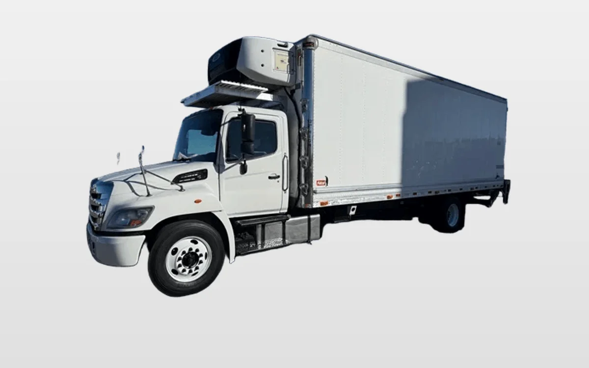 2020 Hino 338 - image 1