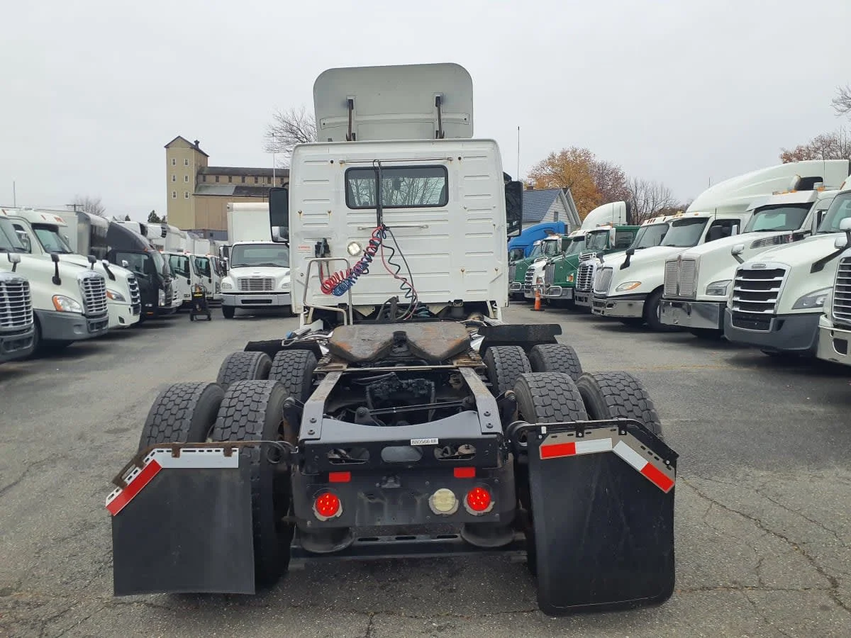 2019 Volvo VNL 860 - image 5