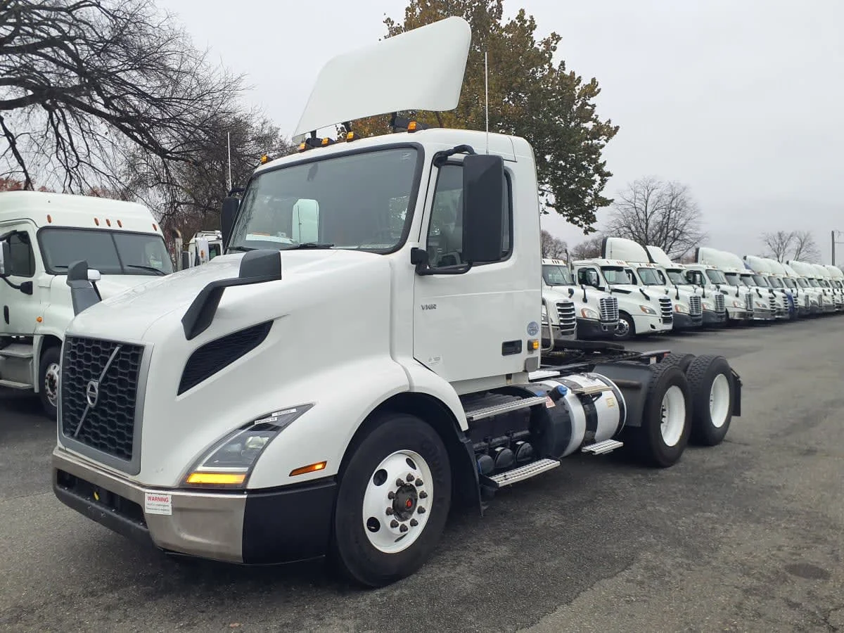 2019 Volvo VNL 860 in Kearny, NJ