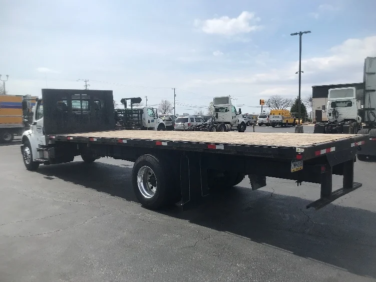 2019 Freightliner M2 106 - image 6