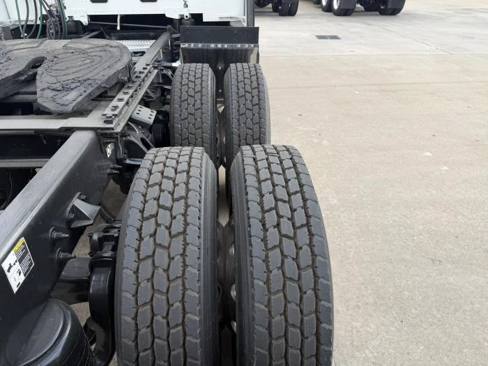 2021 Peterbilt 579 - image 12