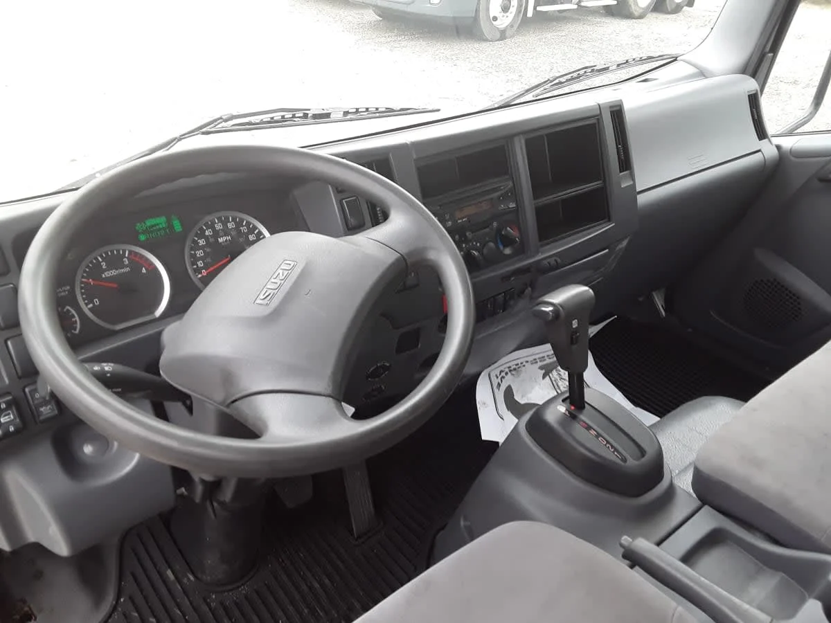 2017 Isuzu NPR - image 10