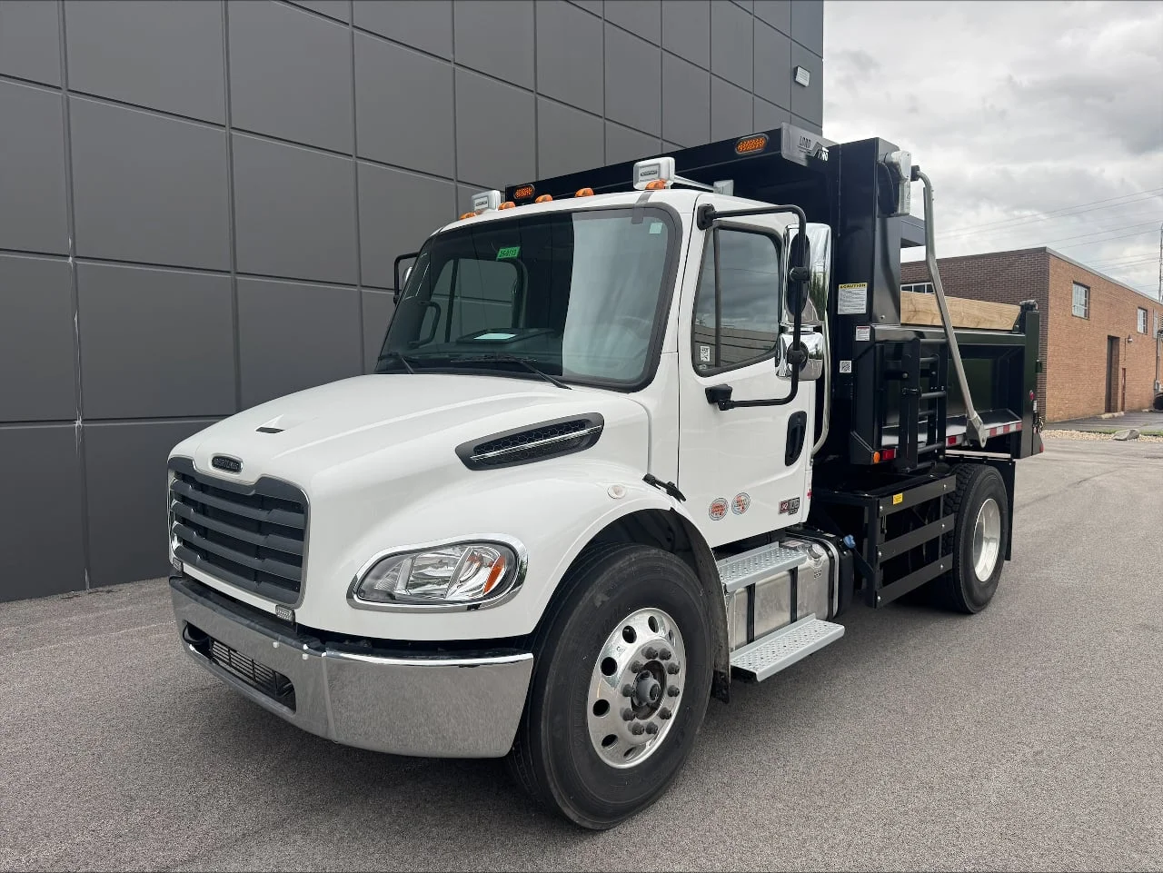 2026 Freightliner eM2 in York Street Elmhurst, IL — photo 2