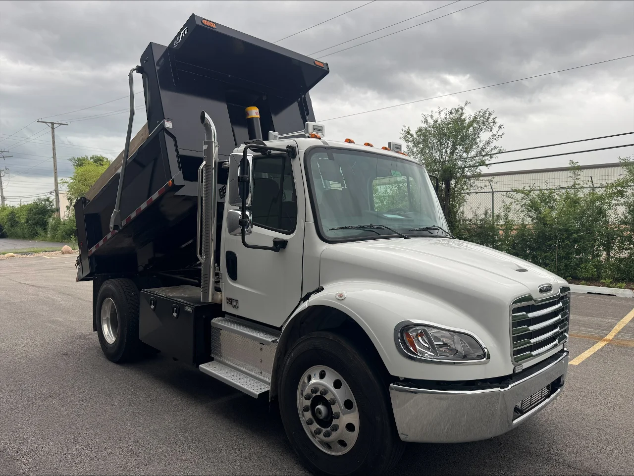 2026 Freightliner eM2 in York Street Elmhurst, IL — photo 11