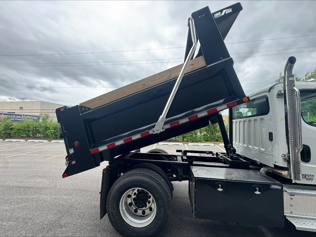 2026 Freightliner eM2 in York Street Elmhurst, IL — photo 13