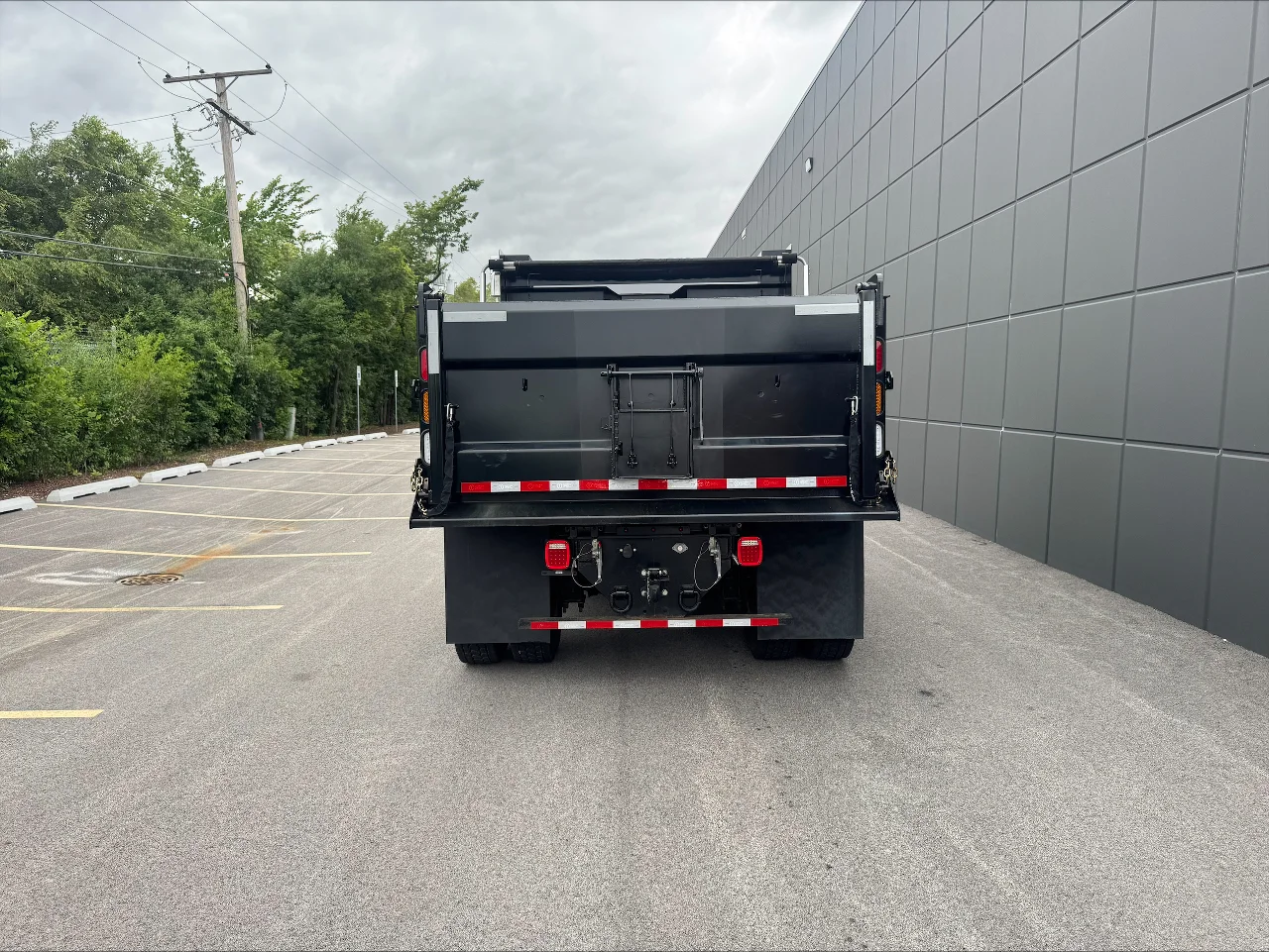 2026 Freightliner eM2 in York Street Elmhurst, IL — photo 9