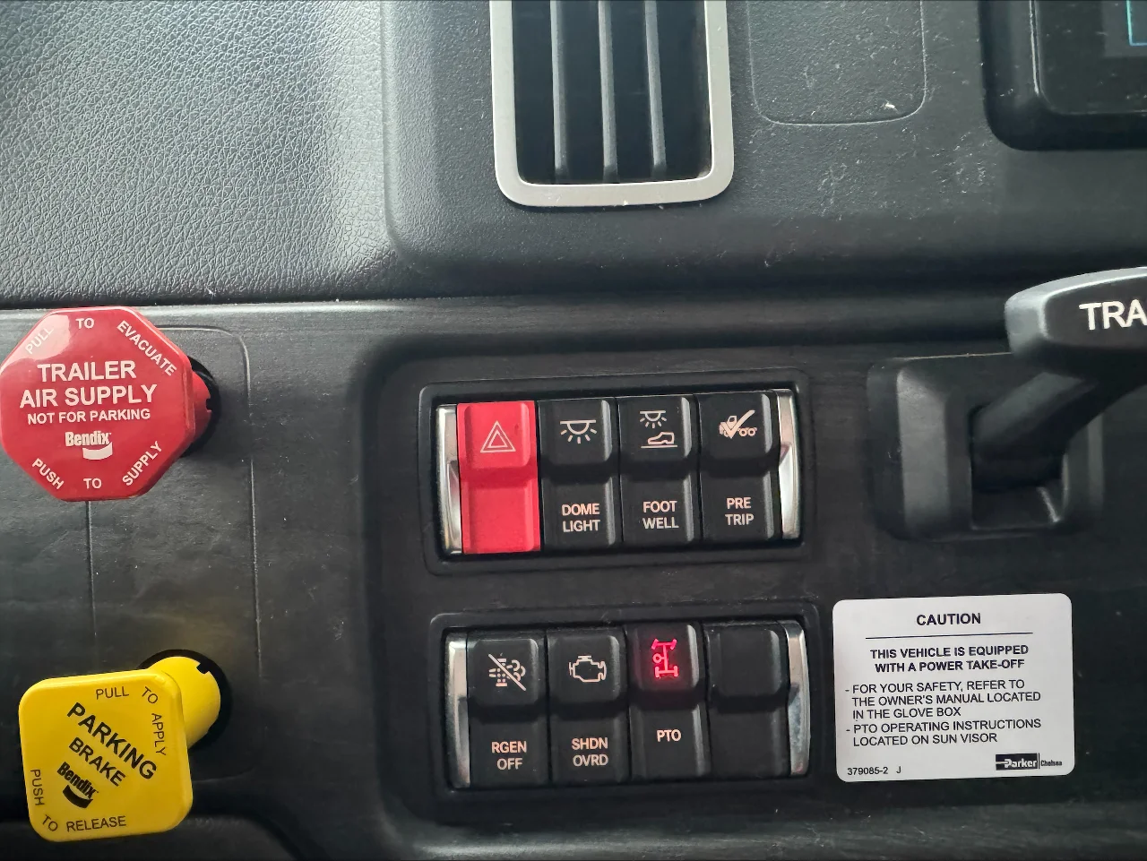 2026 Freightliner eM2 in York Street Elmhurst, IL — photo 18