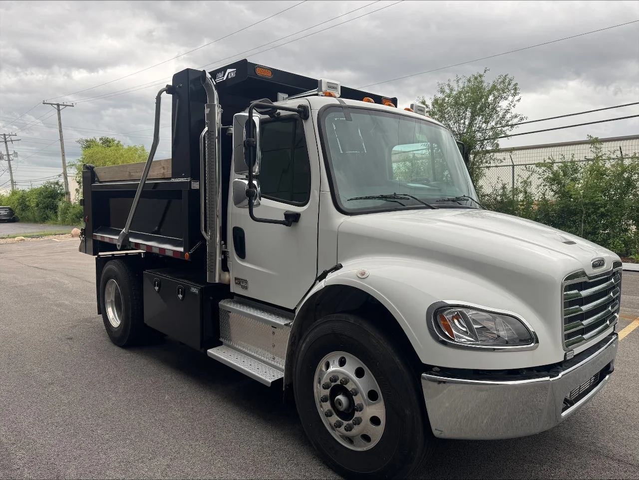 2026 Freightliner eM2 in York Street Elmhurst, IL — photo 3