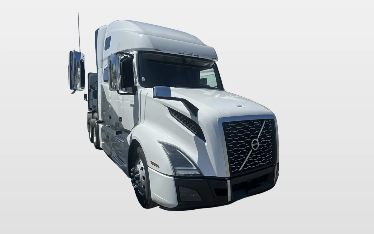 2022 Volvo - image 1