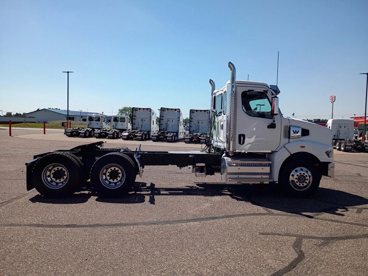 2027 Western Star 49X — photo 4