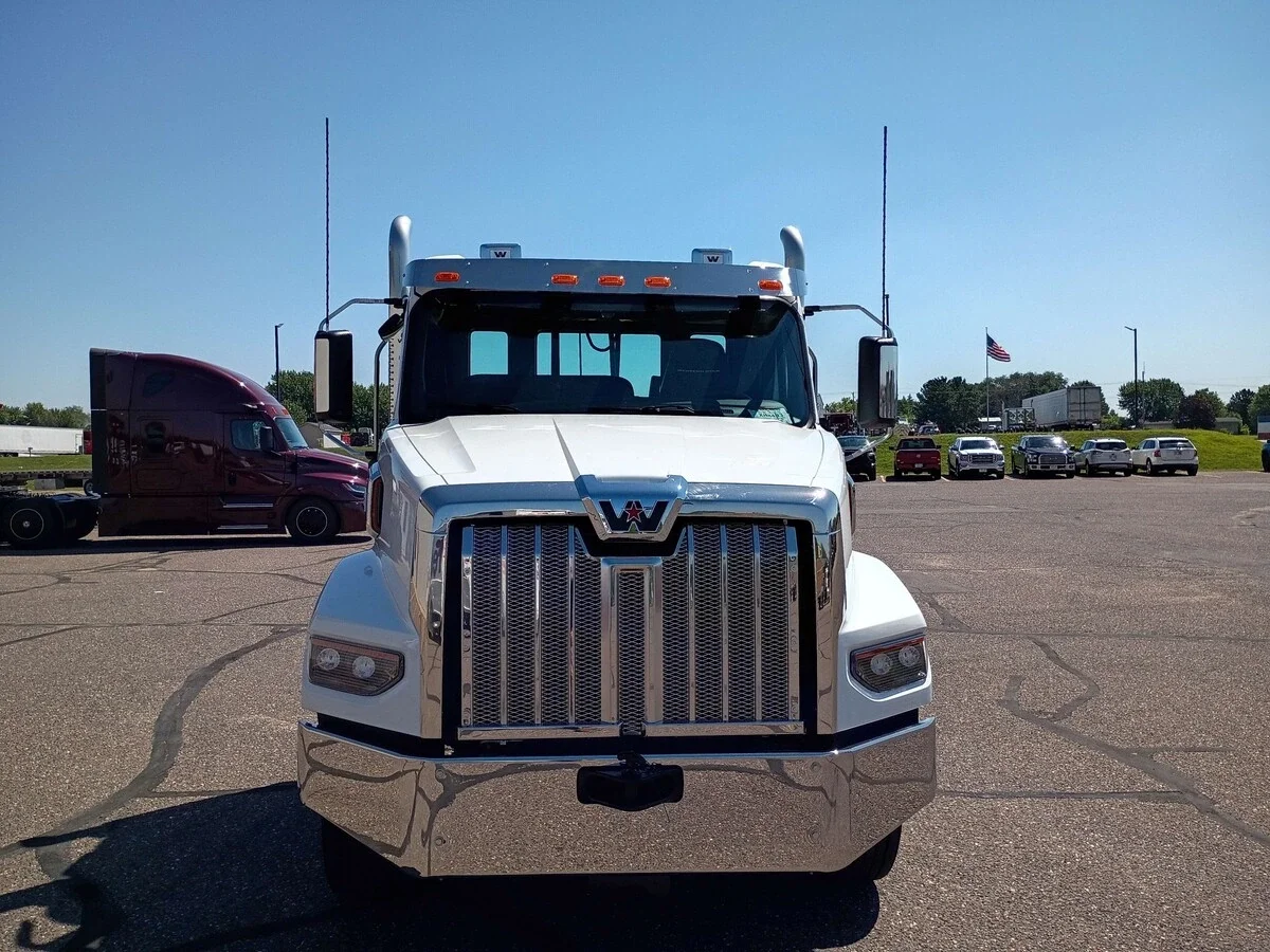 2027 Western Star 49X — photo 2