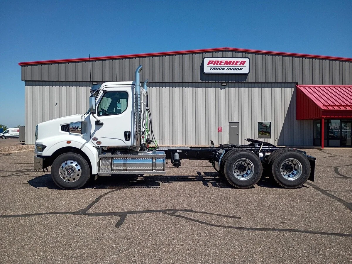 2027 Western Star 49X — photo 8